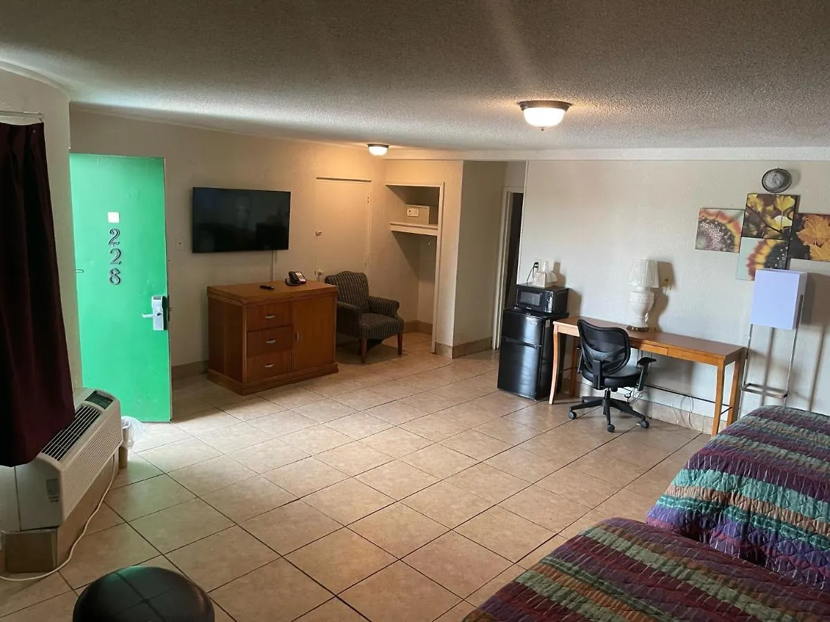 Motel Budgetel Inn And Suites - Louisville