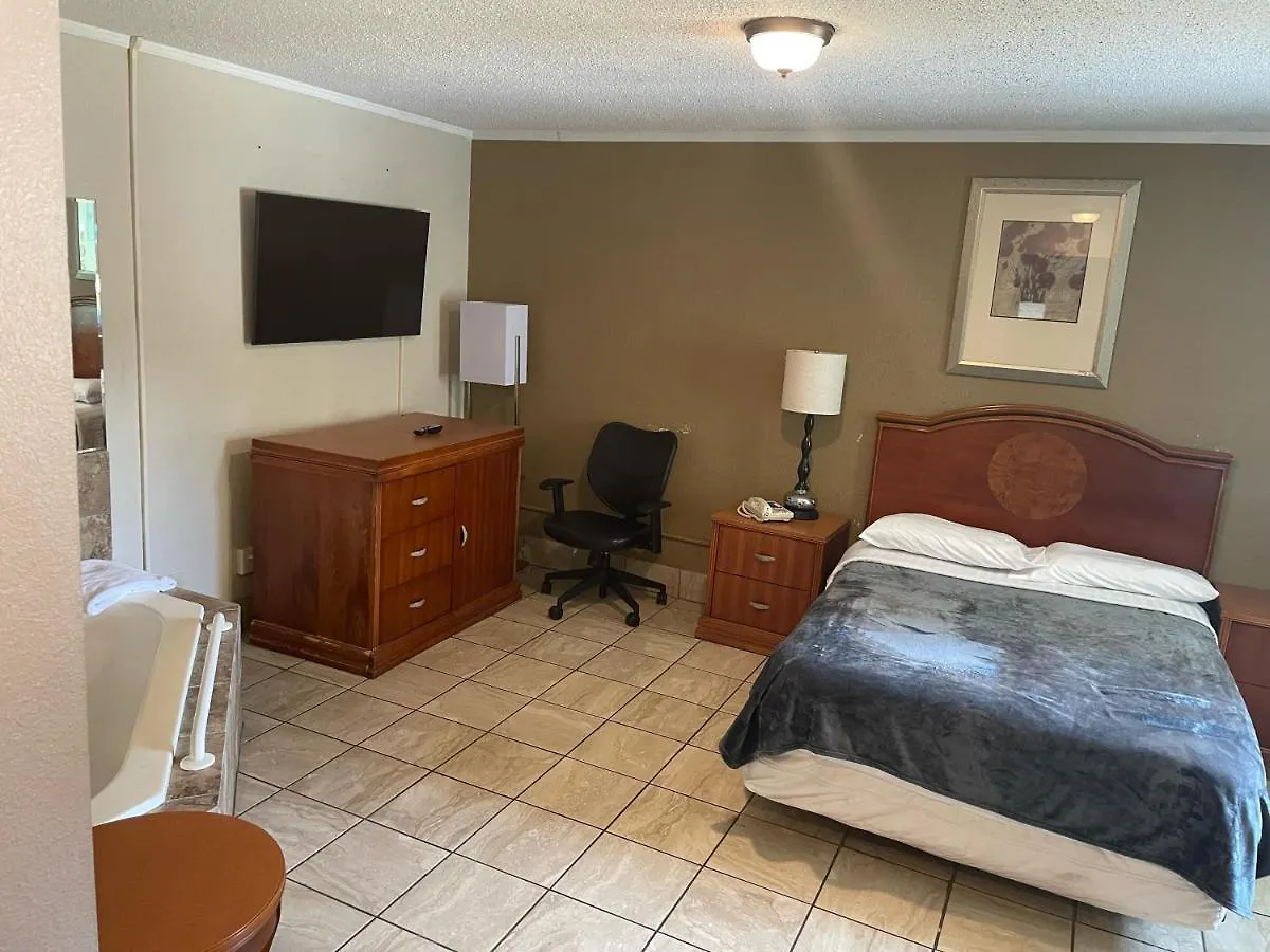 Budgetel Inn And Suites - Louisville